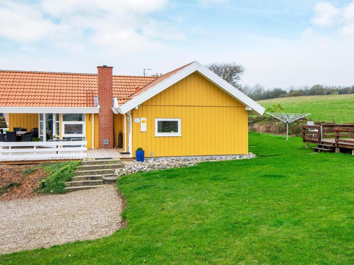 8 Person Holiday Home In Nordborg Rum bild